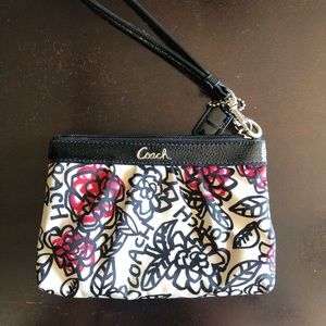 Coach Poppy Wristlet
